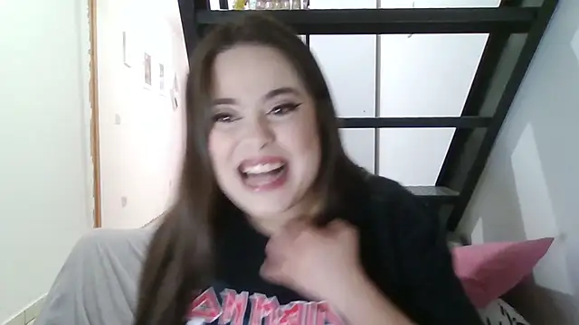 Snapshot of PutaYasmim chatting on April 3, 2026, 3:35 am PutaYasmim online show from April 3, 2026, 3:35 am