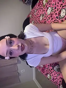 strwbrrymilk online show from February 22, 2026, 1:19 am