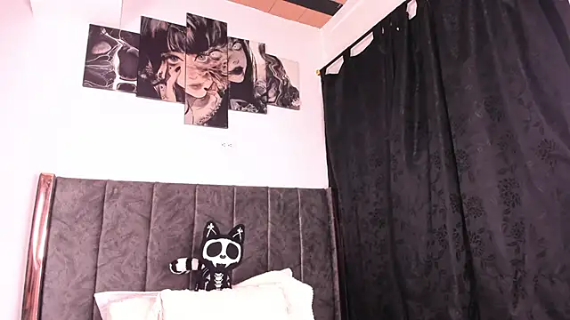 Helldy 666 online show from May 17, 2026, 7:52 am