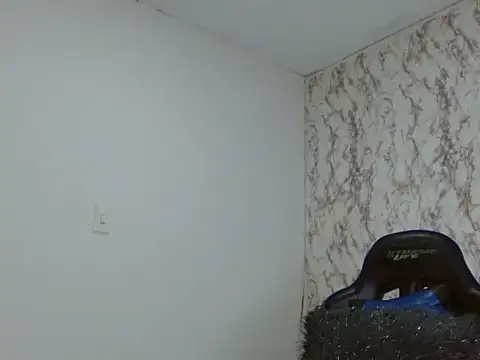 Snapshot of Ailanys_Miller chatting on February 27, 2026, 12:33 am Ailanys Miller online show from February 27, 2026, 12:33 am