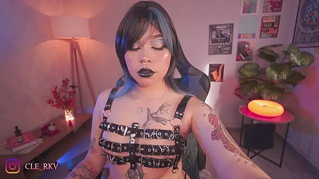 violette clerk1  online show from June 5, 2026, 8:14 pm