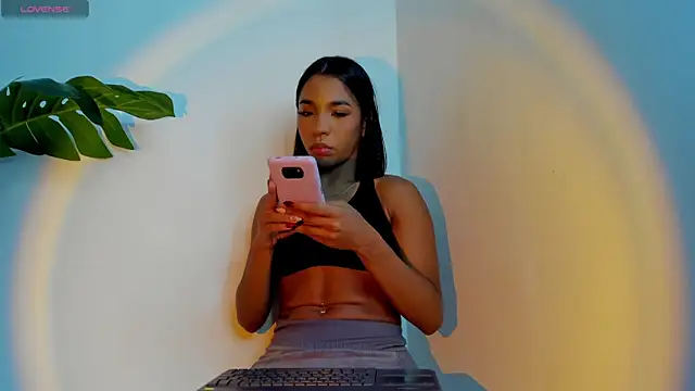 Snapshot of zara_leee chatting on April 14, 2026, 10:26 pm zara leee online show from April 14, 2026, 10:26 pm