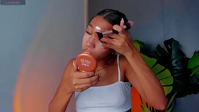 Snapshot of zara_leee chatting on May 23, 2026, 3:00 pm zara leee online show from May 23, 2026, 3:00 pm