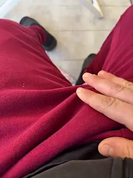 D4n13l47 online show from April 27, 2026, 5:27 am