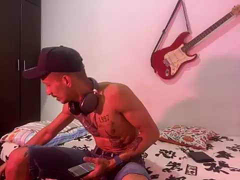 Andreyssantos online show from February 17, 2026, 4:10 am