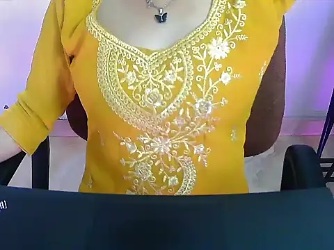 Hotsurbhi online show from March 10, 2026, 4:49 am