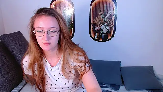 Snapshot of miay_here_ chatting on April 21, 2026, 4:46 pm miay here online show from April 21, 2026, 4:46 pm