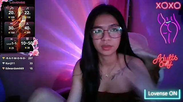 Snapshot of Luna_Moonfang chatting on May 24, 2026, 3:56 pm Luna Moonfang online show from May 24, 2026, 3:56 pm