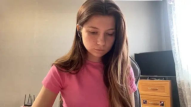 Snapshot of LunnaBliss chatting on April 25, 2026, 1:41 pm LunnaBliss online show from April 25, 2026, 1:41 pm