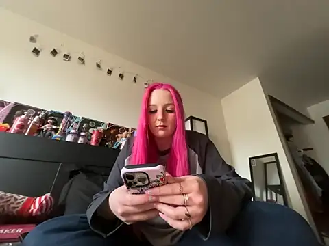 Snapshot of pinkhairfun16 chatting on March 3, 2026, 2:57 pm pinkhairfun16 online show from March 3, 2026, 2:57 pm
