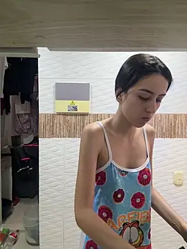 violetta cutest  online show from April 2, 2026, 3:30 pm