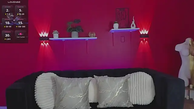 Luna velmont online show from April 4, 2026, 8:59 pm