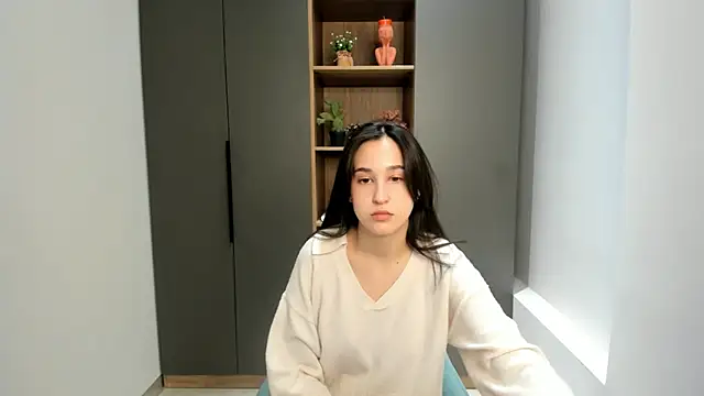 KelleeCrafter online show from February 18, 2026, 5:38 am