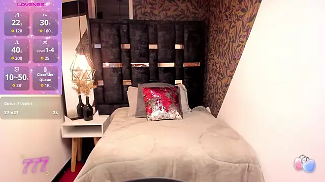 Snapshot of Sofi_Blake__ chatting on March 31, 2026, 12:45 am Sofi Blake online show from March 31, 2026, 12:45 am