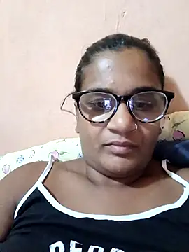 Snapshot of indianstrawberrylips4u chatting on February 28, 2026, 7:02 pm indianstrawberrylips4u online show from February 28, 2026, 7:02 pm