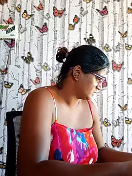 Snapshot of indianstrawberrylips4u chatting on May 4, 2026, 6:17 am indianstrawberrylips4u online show from May 4, 2026, 6:17 am