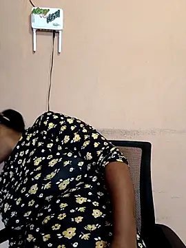 Snapshot of indianstrawberrylips4u chatting on May 1, 2026, 2:44 pm indianstrawberrylips4u online show from May 1, 2026, 2:44 pm