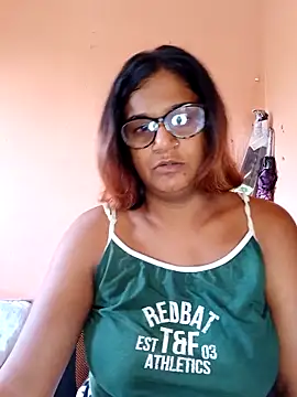 Snapshot of indianstrawberrylips4u chatting on April 18, 2026, 6:05 am indianstrawberrylips4u online show from April 18, 2026, 6:05 am