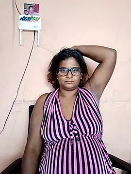 Snapshot of indianstrawberrylips4u chatting on April 13, 2026, 10:08 am indianstrawberrylips4u online show from April 13, 2026, 10:08 am
