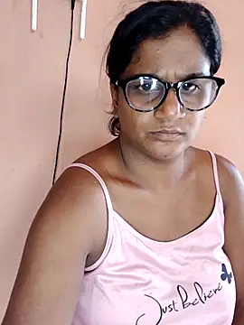 Snapshot of indianstrawberrylips4u chatting on March 21, 2026, 8:19 am indianstrawberrylips4u online show from March 21, 2026, 8:19 am