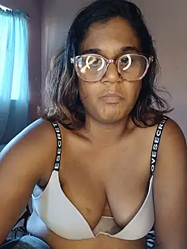 Snapshot of indianstrawberrylips4u chatting on July 1, 2026, 1:33 pm indianstrawberrylips4u online show from July 1, 2026, 1:33 pm