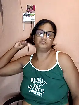 Snapshot of indianstrawberrylips4u chatting on April 14, 2026, 7:30 pm indianstrawberrylips4u online show from April 14, 2026, 7:30 pm