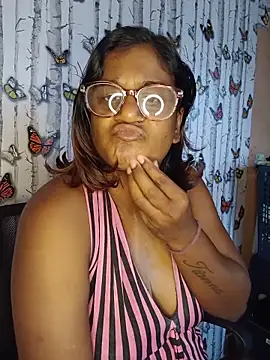 Snapshot of indianstrawberrylips4u chatting on June 21, 2026, 6:19 am indianstrawberrylips4u online show from June 21, 2026, 6:19 am