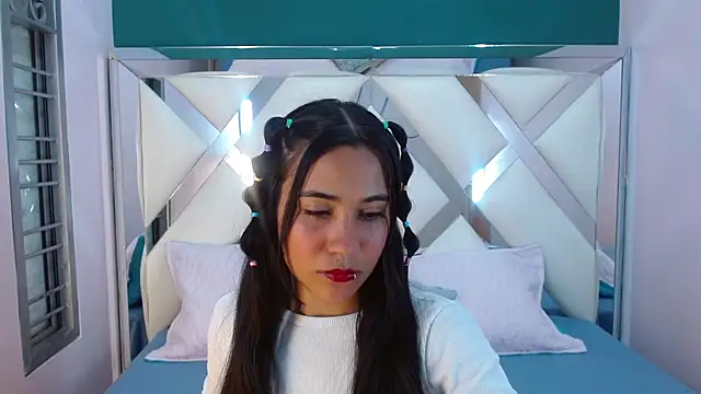 Snapshot of Kate_Hewson chatting on February 25, 2026, 12:38 pm Kate Hewson online show from February 25, 2026, 12:38 pm