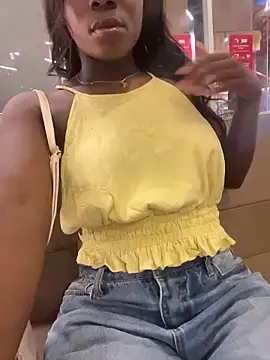 ZarahFerreira online show from March 25, 2026, 11:58 pm