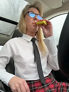 LisaMurr online show from February 22, 2026, 12:18 pm