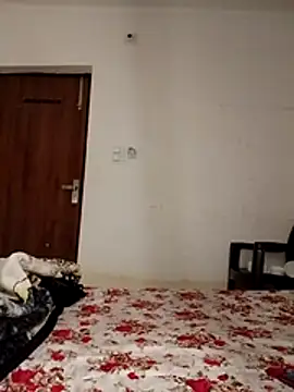 cute girl 29 online show from April 15, 2026, 4:00 pm