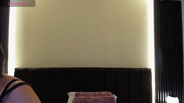 MoriahStorm online show from April 21, 2026, 12:34 pm