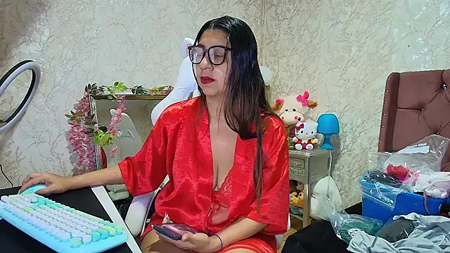 Snapshot of SelinaRussell chatting on June 8, 2026, 9:26 pm SelinaRussell online show from June 8, 2026, 9:26 pm
