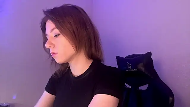 Snapshot of aera_elese chatting on March 3, 2026, 2:18 am aera elese online show from March 3, 2026, 2:18 am