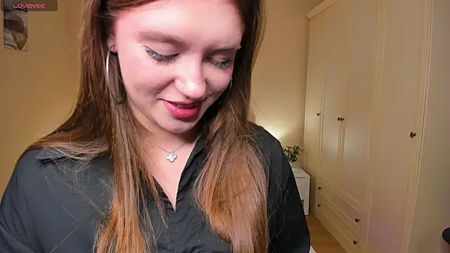 Lana Set online show from February 24, 2026, 3:35 pm