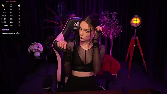 Snapshot of Wild_Alice_me chatting on May 13, 2026, 4:14 pm Wild Alice me online show from May 13, 2026, 4:14 pm