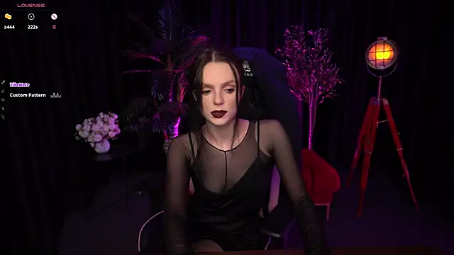 Snapshot of Wild_Alice_me chatting on May 7, 2026, 3:26 pm Wild Alice me online show from May 7, 2026, 3:26 pm