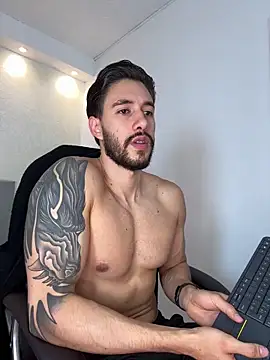 Snapshot of evans_campbell1 chatting on March 13, 2026, 11:43 pm evans campbell1 online show from March 13, 2026, 11:43 pm