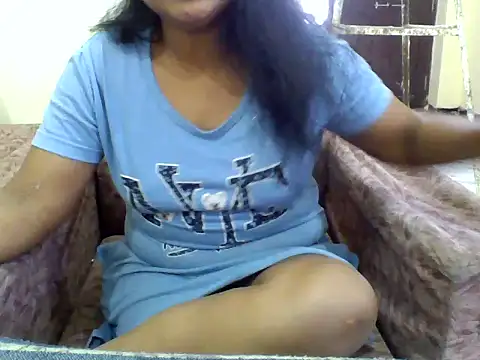 Snapshot of Angel_honeybear_143 chatting on March 8, 2026, 9:01 am Angel honeybear 143 online show from March 8, 2026, 9:01 am