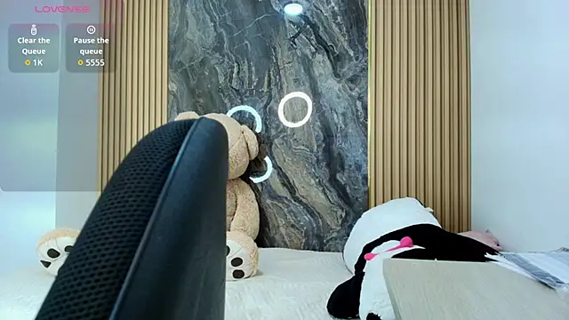 scarlett lumi online show from February 19, 2026, 10:23 am