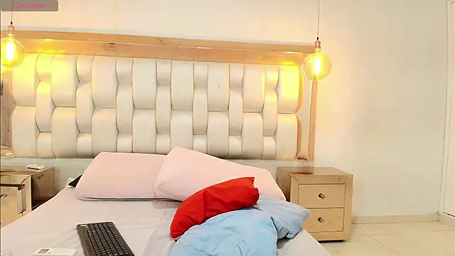 AzulMaveric online show from February 21, 2026, 8:11 pm