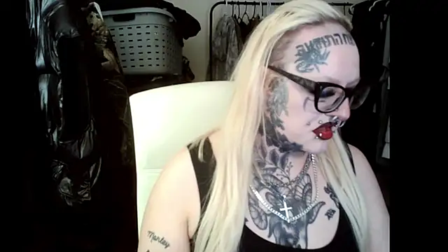 Snapshot of grindhouseho chatting on April 26, 2026, 4:43 am grindhouseho online show from April 26, 2026, 4:43 am