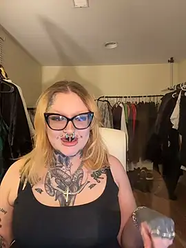 Snapshot of grindhouseho chatting on March 13, 2026, 4:17 am grindhouseho online show from March 13, 2026, 4:17 am