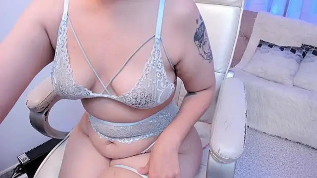 Chloe Noire online show from March 31, 2026, 11:34 am