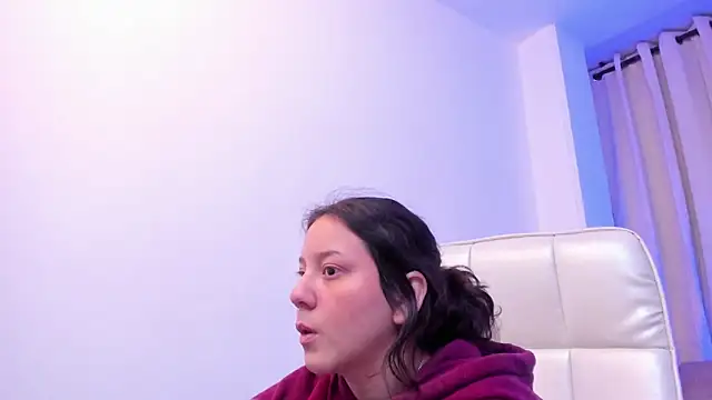 Chloe Noire online show from April 12, 2026, 12:08 pm