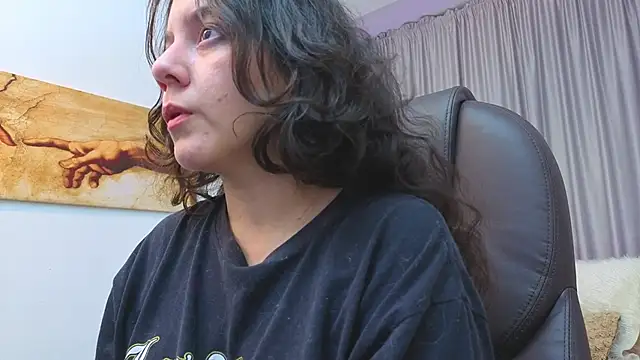 Chloe Noire online show from March 13, 2026, 12:21 pm