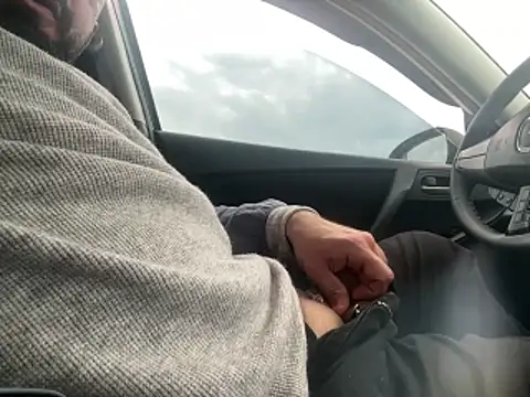 ozzyylove online show from April 1, 2026, 12:17 pm