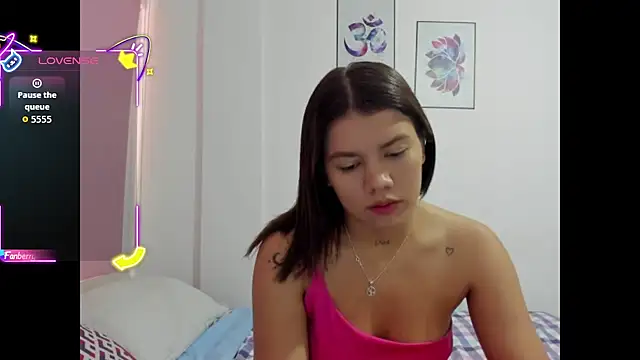 Alessia Monroe  online show from May 5, 2026, 4:32 pm