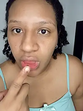 Snapshot of gigiblue89 chatting on May 3, 2026, 10:42 am gigiblue89 online show from May 3, 2026, 10:42 am