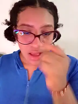 Snapshot of gigiblue89 chatting on March 25, 2026, 8:35 am gigiblue89 online show from March 25, 2026, 8:35 am